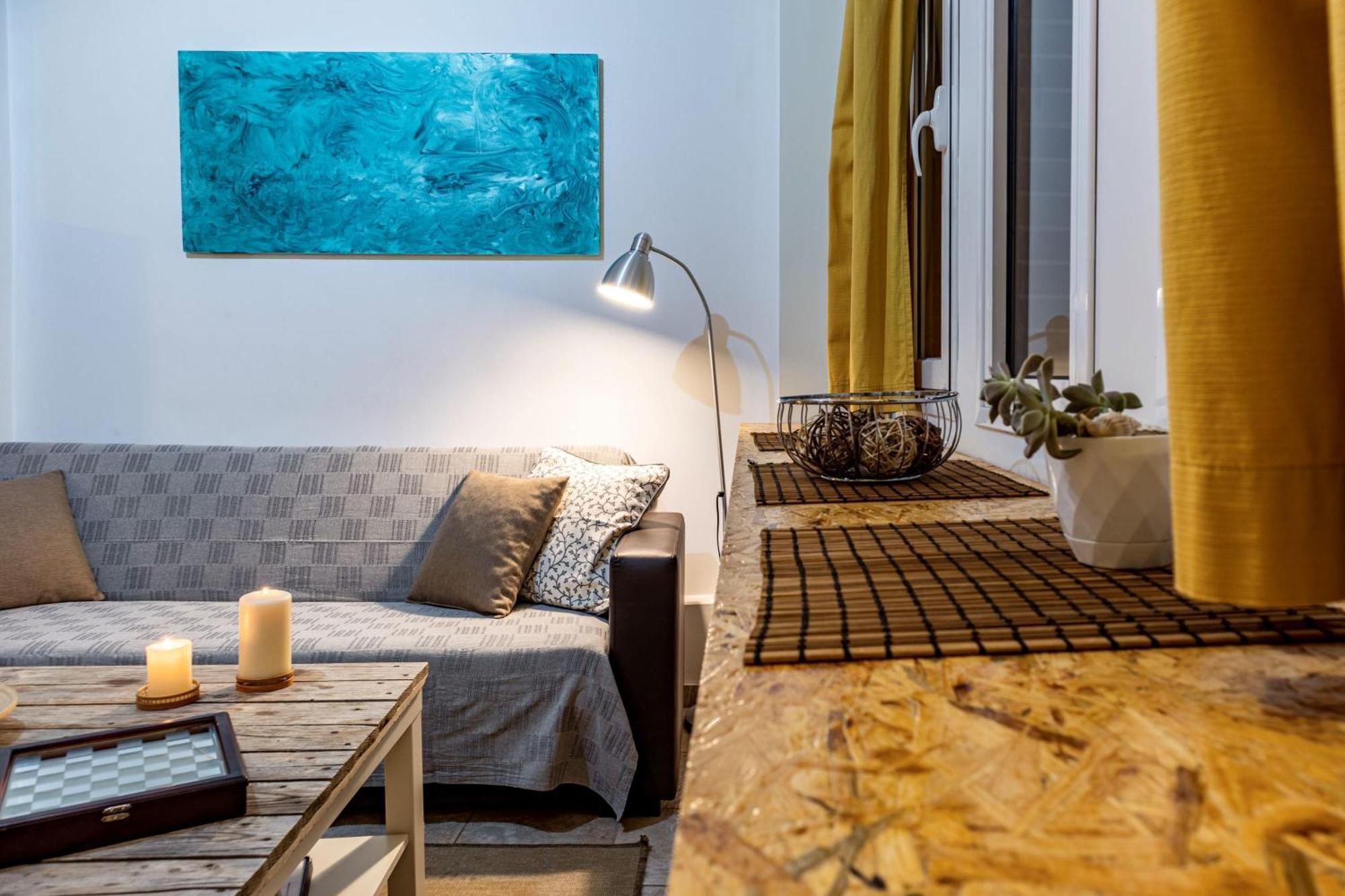 Downtown Central Suite With Private Parking Kalamáta Kültér fotó